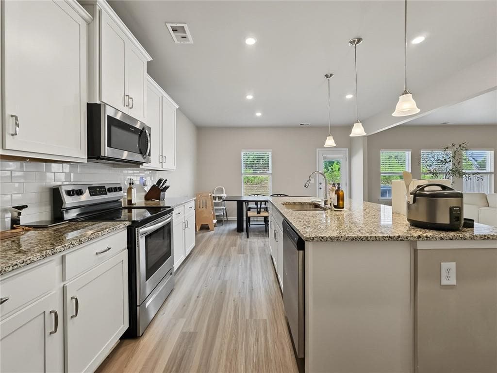 4 bedroom, 3 bathroom, 2,565 sq ft single family residence for sale at 918 Brittfield Way, Loganville, GA 30052 — photo 8
