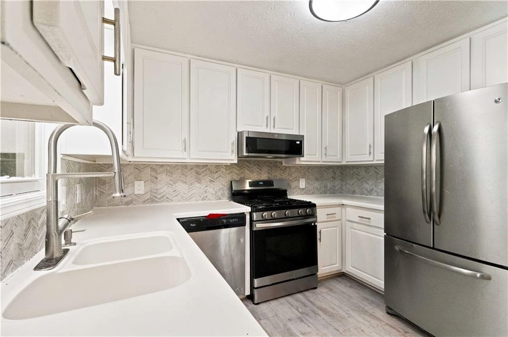 7 bedroom, 3 bathroom, 1,942 sq ft single family residence for sale at 4086 Chapel Hill Road, Douglasville, GA 30135 — photo 8