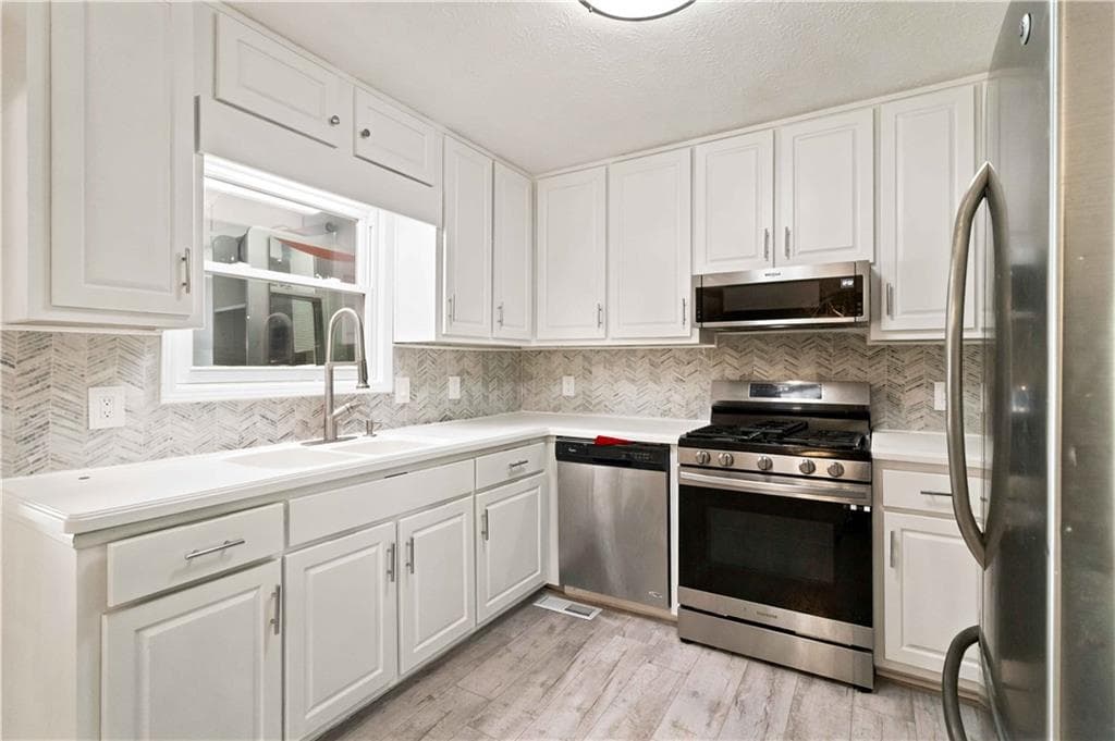 7 bedroom, 3 bathroom, 1,942 sq ft single family residence for sale at 4086 Chapel Hill Road, Douglasville, GA 30135 — photo 9