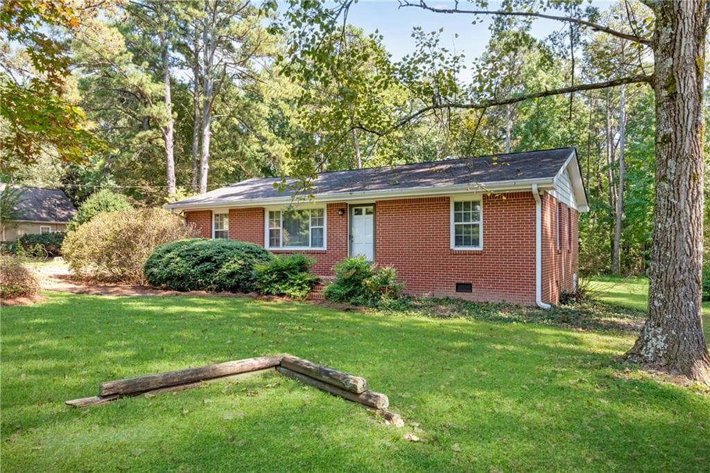 3 bedroom, 1 bathroom, 1,161 sq ft single family residence under contract at 3740 Post Oak Tritt Road, Marietta, GA 30062 — photo 2