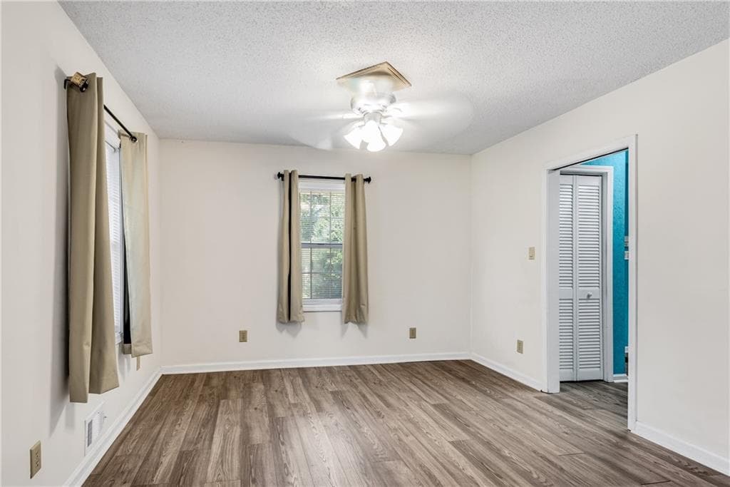 3 bedroom, 1 bathroom, 1,161 sq ft single family residence under contract at 3740 Post Oak Tritt Road, Marietta, GA 30062 — photo 6