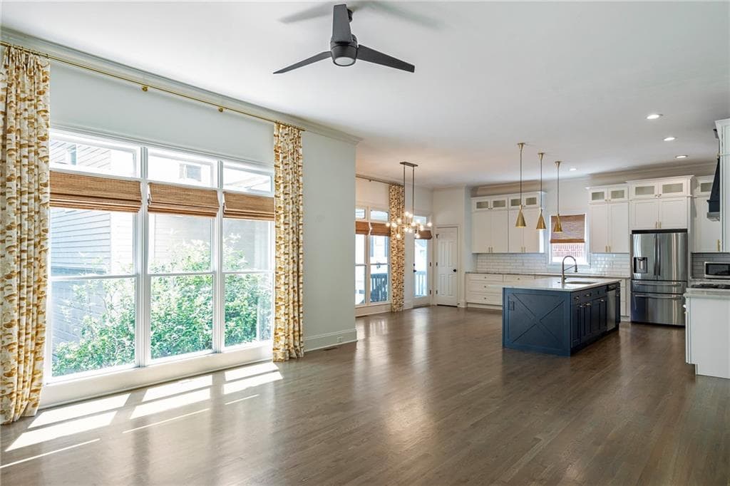 4 bedroom, 5 bathroom, 5,384 sq ft single family residence under contract at 13 Revival Street, Roswell, GA 30075 — photo 9