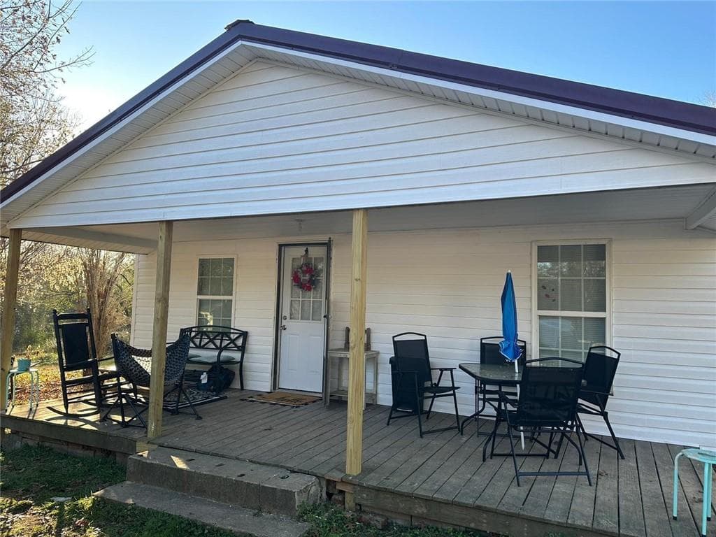 3 bedroom, 1 bathroom, 1,064 sq ft single family residence for sale at 310 Pledger Street, La Fayette, GA 30728