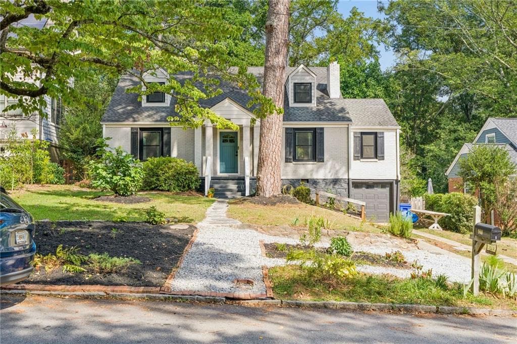 4 bedroom, 3 bathroom, 2,022 sq ft single family residence under contract at 940 S McDonough Street, Decatur, GA 30030 — photo 3