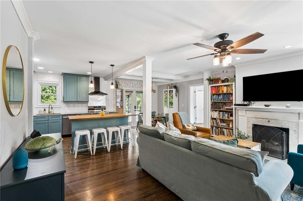 4 bedroom, 3 bathroom, 2,022 sq ft single family residence under contract at 940 S McDonough Street, Decatur, GA 30030 — photo 4