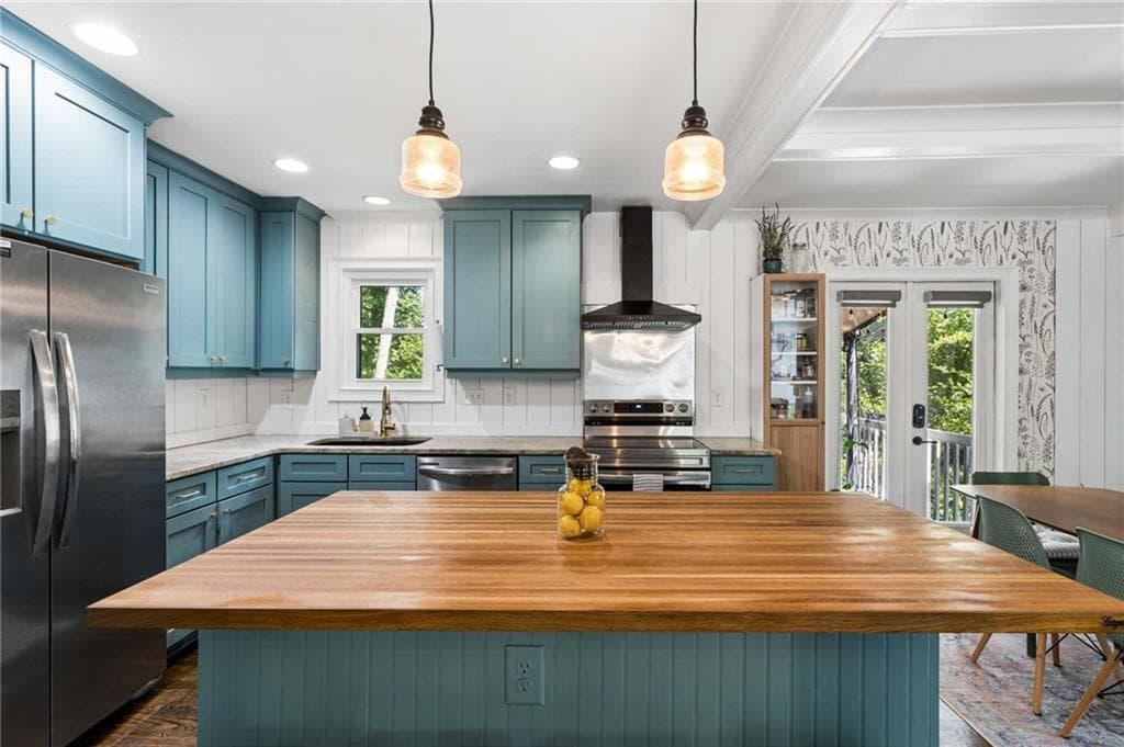 4 bedroom, 3 bathroom, 2,022 sq ft single family residence under contract at 940 S McDonough Street, Decatur, GA 30030 — photo 10