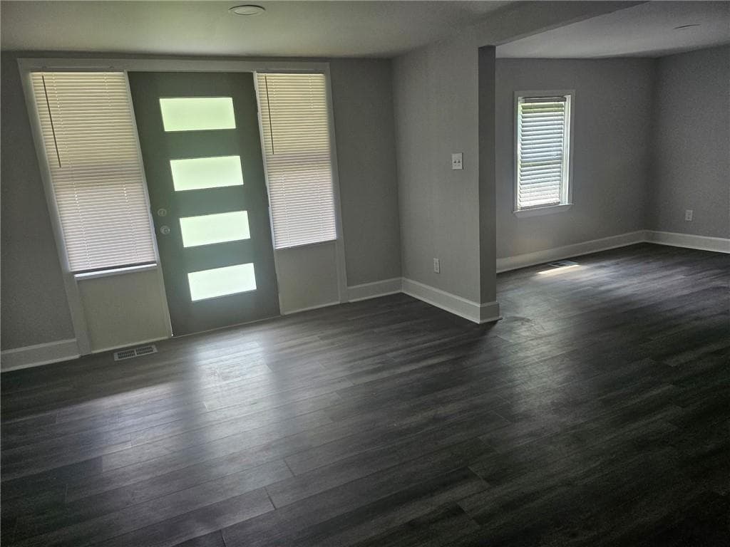 3 bedroom, 2 bathroom, 1,297 sq ft single family residence for sale at 3845 Old Fairburn Road, South Fulton, GA 30331 — photo 4