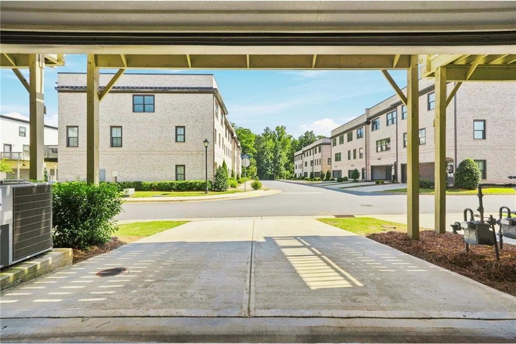 4 bedroom, 4 bathroom, 2,445 sq ft townhouse for sale at 3340 Swallowtail Terrace, Duluth, GA 30096 — photo 4