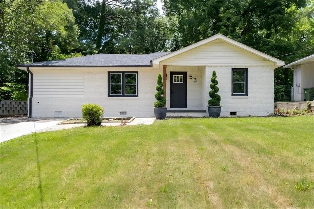 3 bedroom, 2 bathroom, 1,640 sq ft single family residence under contract at 53 Springside Drive, Atlanta, GA 30354 — photo 3