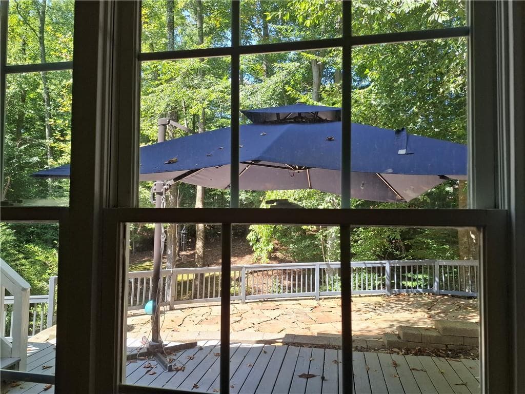 7 bedroom, 4 bathroom, 4,050 sq ft single family residence for sale at 585 Oak Alley Way, Johns Creek, GA 30022 — photo 4