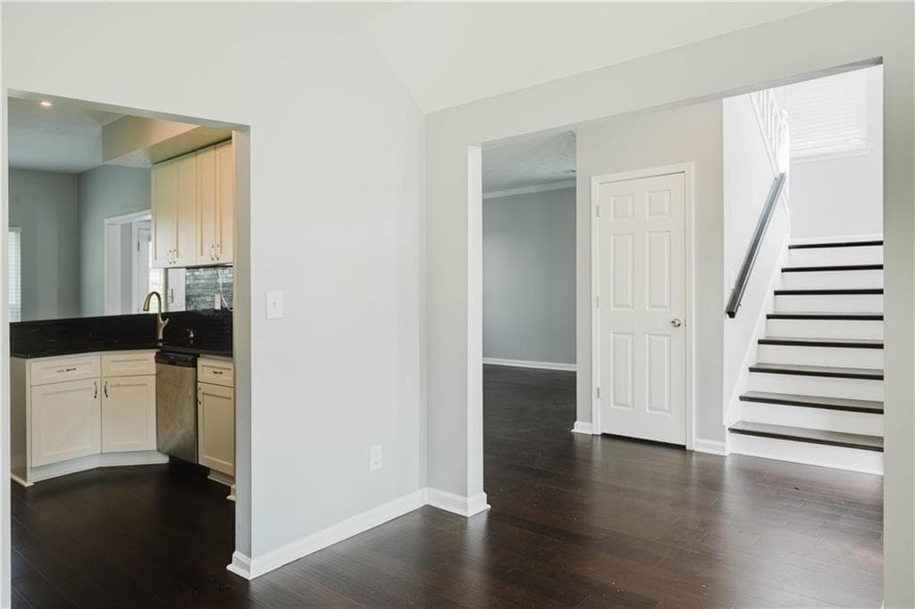 3 bedroom, 3 bathroom, 2,234 sq ft single family residence for sale at 1685 Brumby Circle, Lithia Springs, GA 30122 — photo 5