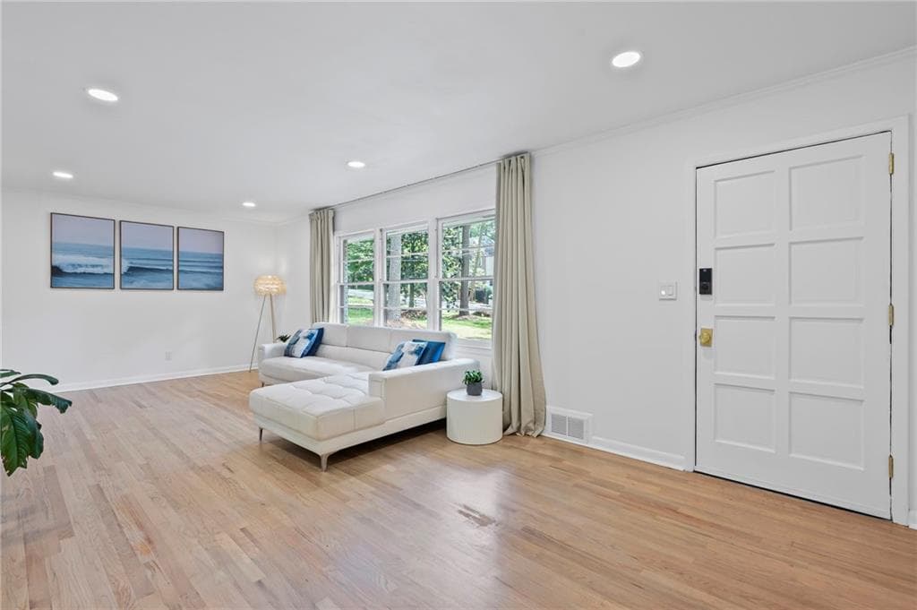 4 bedroom, 3 bathroom, 2,598 sq ft single family residence for sale at 2238 Pinecliff Drive, Atlanta, GA 30345 — photo 3