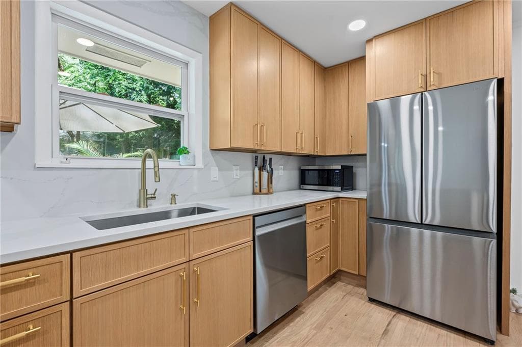 4 bedroom, 3 bathroom, 2,598 sq ft single family residence for sale at 2238 Pinecliff Drive, Atlanta, GA 30345 — photo 9