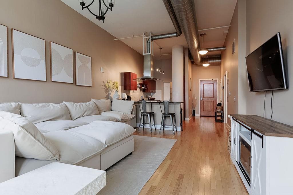 1 bedroom, 1 bathroom, 964 sq ft condominium for rent at 3820 Roswell Road 205, Atlanta, GA 30342 for $2,050 a month — photo 3