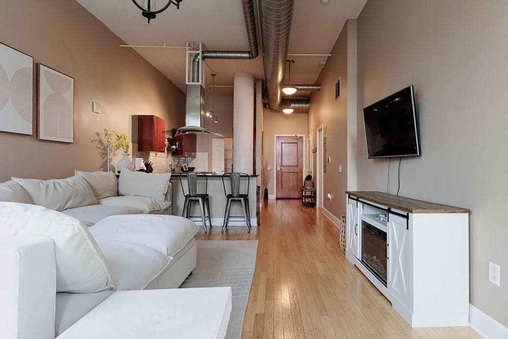 1 bedroom, 1 bathroom, 964 sq ft condominium for rent at 3820 Roswell Road 205, Atlanta, GA 30342 for $2,050 a month — photo 4