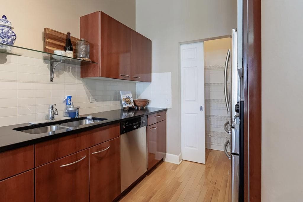 1 bedroom, 1 bathroom, 964 sq ft condominium for rent at 3820 Roswell Road 205, Atlanta, GA 30342 for $2,050 a month — photo 8