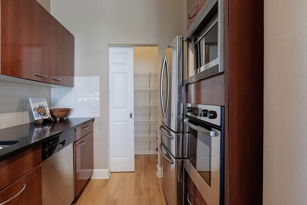 1 bedroom, 1 bathroom, 964 sq ft condominium for rent at 3820 Roswell Road 205, Atlanta, GA 30342 for $2,050 a month — photo 9