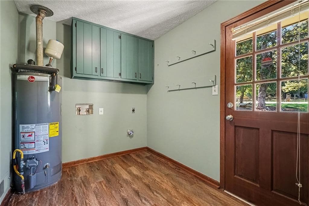 3 bedroom, 2 bathroom, 1,648 sq ft single family residence for sale at 1849 Pinehurst Road, Snellville, GA 30078 — photo 8