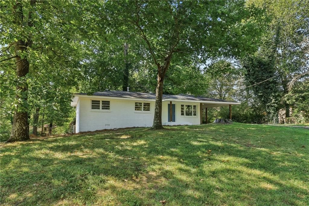 3 bedroom, 2 bathroom, 1,050 sq ft single family residence under contract at 1723 Louise Lane, Austell, GA 30106 — photo 6