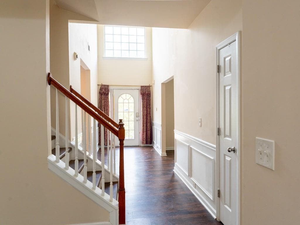 6 bedroom, 4 bathroom, 4,825 sq ft single family residence for sale at 1320 Grey Rock Way, Suwanee, GA 30024 — photo 6