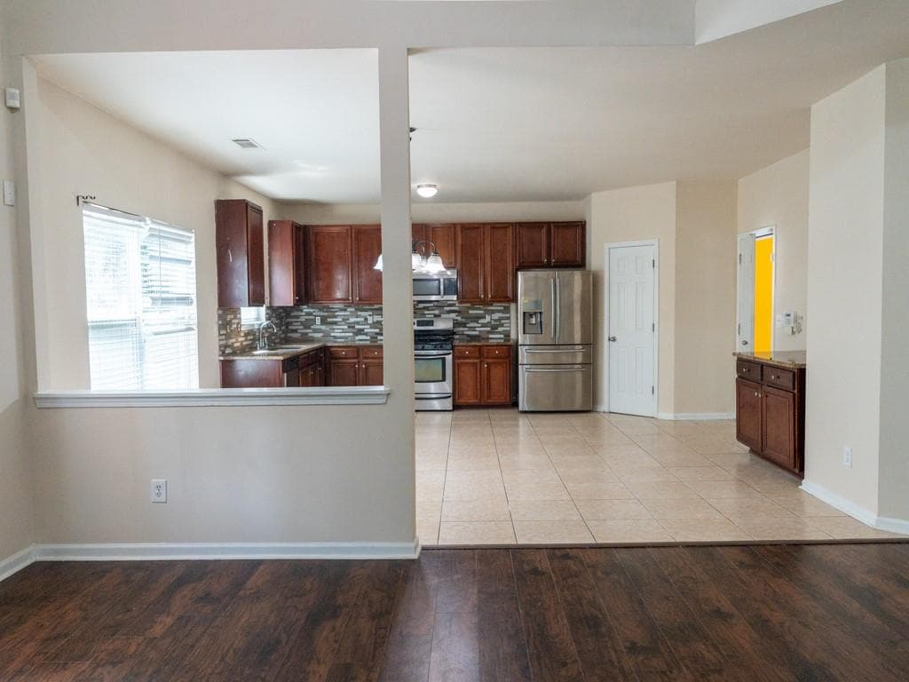 6 bedroom, 4 bathroom, 4,825 sq ft single family residence for sale at 1320 Grey Rock Way, Suwanee, GA 30024 — photo 9