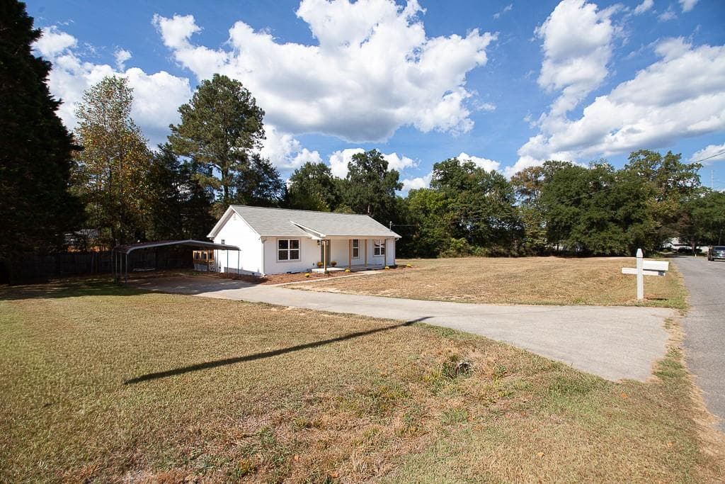 3 bedroom, 2 bathroom, 1,269 sq ft single family residence for sale at 65 Habersham Circle, Cartersville, GA 30121 — photo 2