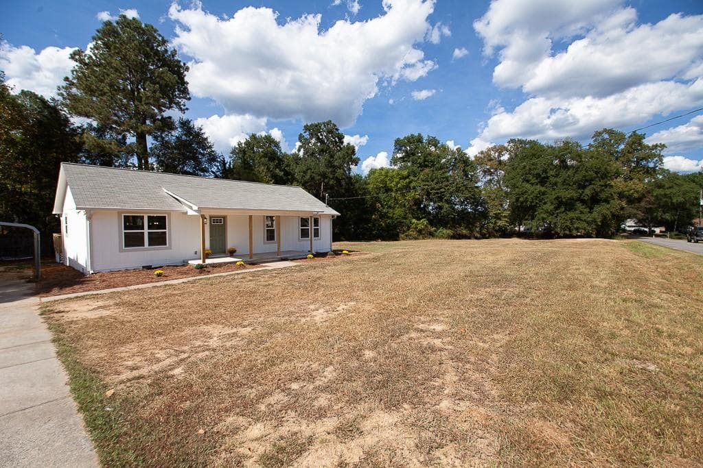 3 bedroom, 2 bathroom, 1,269 sq ft single family residence for sale at 65 Habersham Circle, Cartersville, GA 30121 — photo 4
