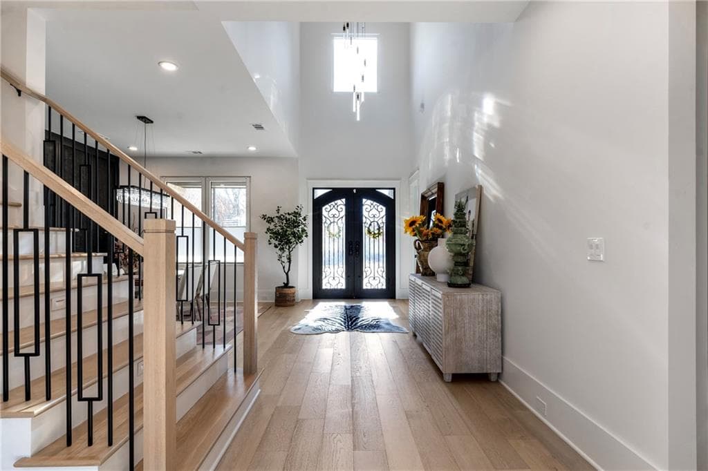 4 bedroom, 4 bathroom, 5,176 sq ft single family residence for sale at 824 Braselton Highway, Lawrenceville, GA 30043 — photo 4