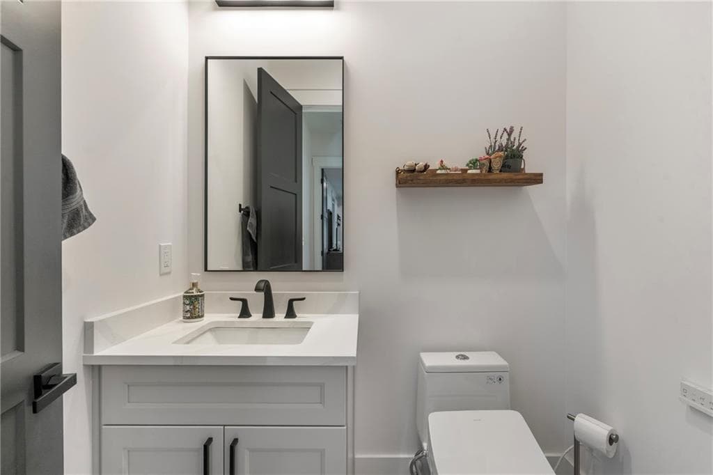 4 bedroom, 4 bathroom, 5,176 sq ft single family residence for sale at 824 Braselton Highway, Lawrenceville, GA 30043 — photo 9