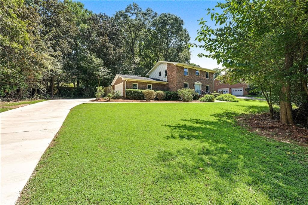 4 bedroom, 3 bathroom, 2,248 sq ft single family residence for sale at 5147 Charmant Place, Atlanta, GA 30360 — photo 3