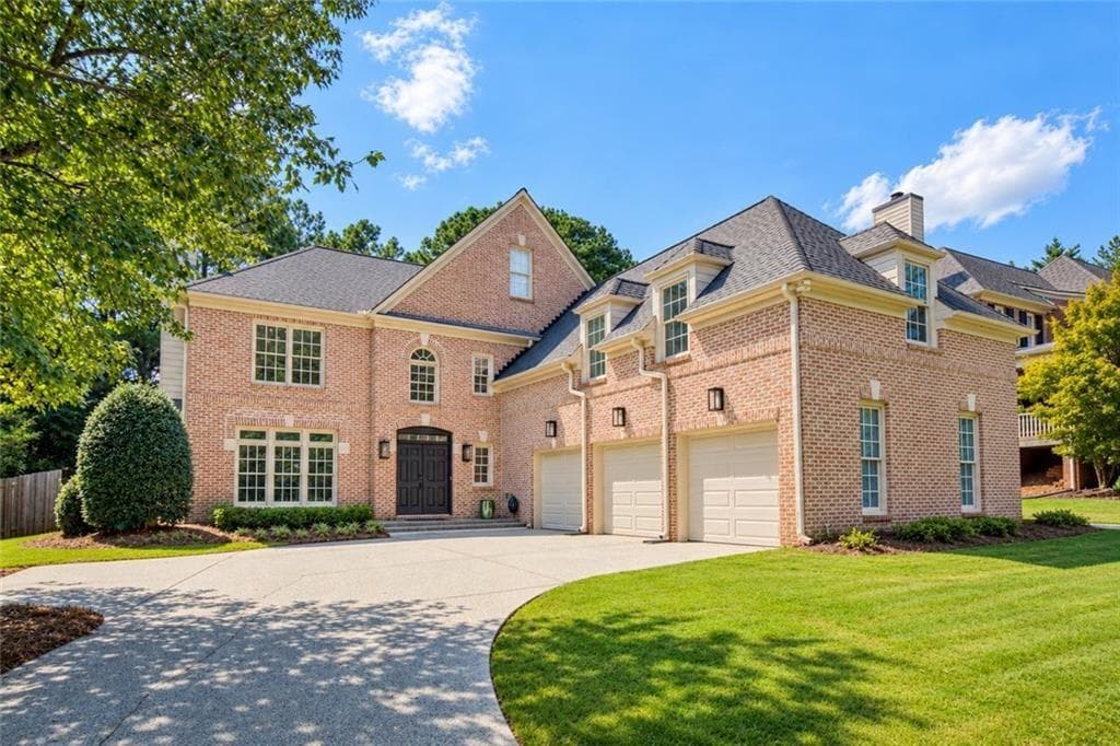 4 bedroom, 4 bathroom, 3,725 sq ft single family residence under contract at 10632 Glenleigh Drive, Johns Creek, GA 30097 — photo 2