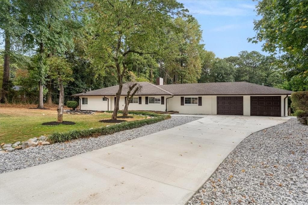 3 bedroom, 3 bathroom, 2,111 sq ft single family residence for sale at 2410 Rugby Avenue, College Park, GA 30337 — photo 2