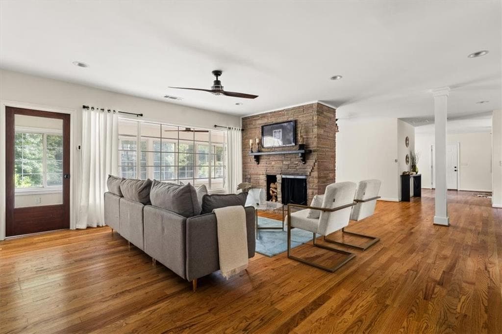 3 bedroom, 3 bathroom, 2,111 sq ft single family residence for sale at 2410 Rugby Avenue, College Park, GA 30337 — photo 4