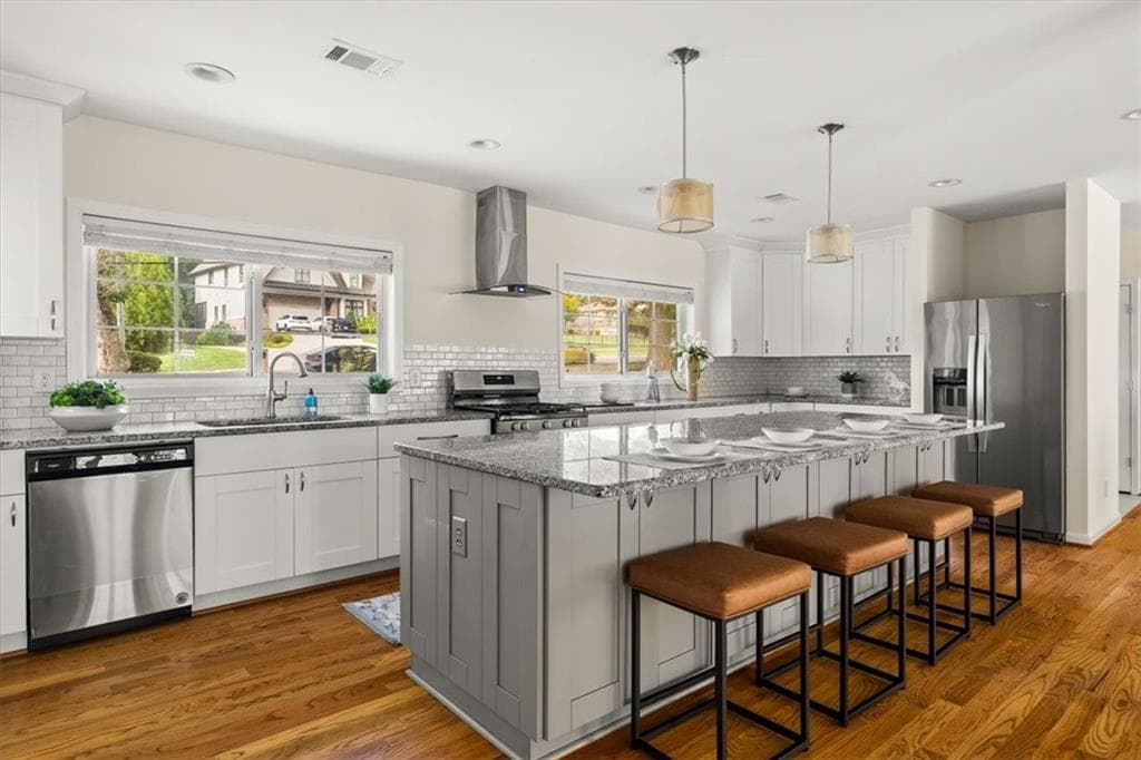 3 bedroom, 3 bathroom, 2,111 sq ft single family residence for sale at 2410 Rugby Avenue, College Park, GA 30337 — photo 5