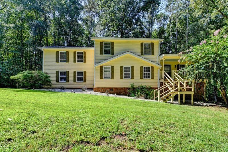 4 bedroom, 3 bathroom, 2,476 sq ft single family residence for sale at 1811 High Ridge Drive, Conyers, GA 30094 — photo 2