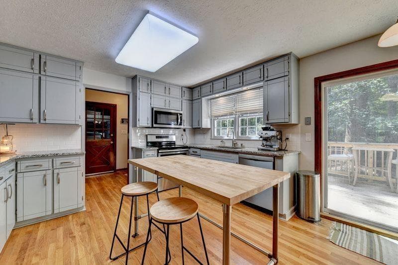 4 bedroom, 3 bathroom, 2,476 sq ft single family residence for sale at 1811 High Ridge Drive, Conyers, GA 30094 — photo 10