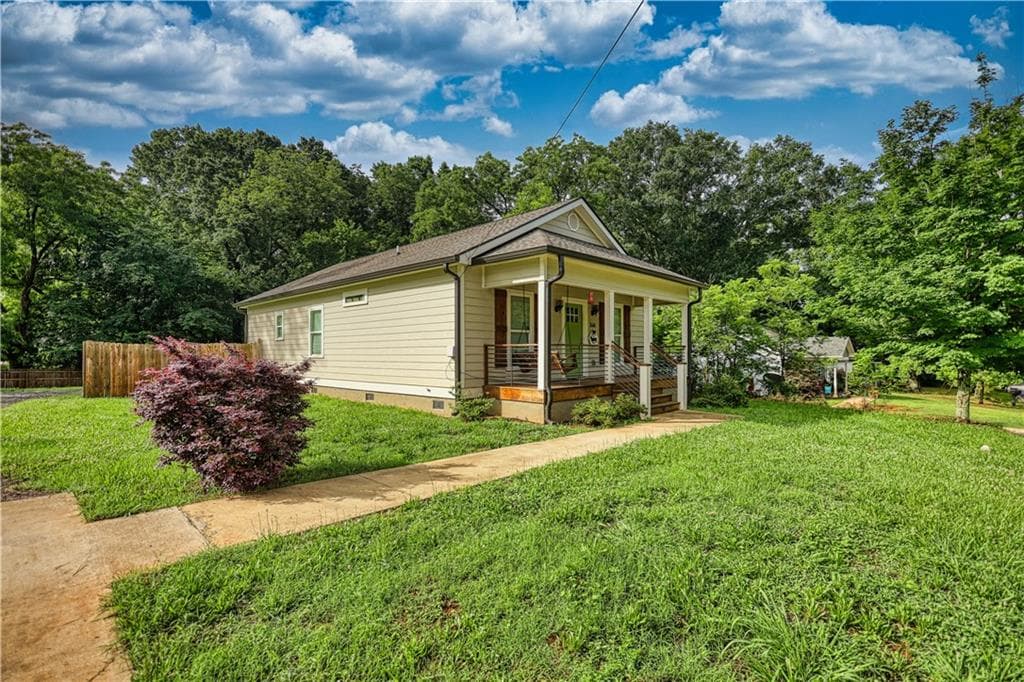 3 bedroom, 2 bathroom, 1,298 sq ft single family residence for sale at 840 Pearl Street, Madison, GA 30650 — photo 4