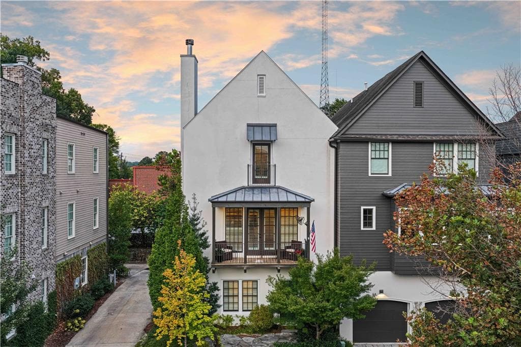 4 bedroom, 4 bathroom, 2,808 sq ft townhouse for sale at 584 Bismark Road, Atlanta, GA 30324 — photo 2