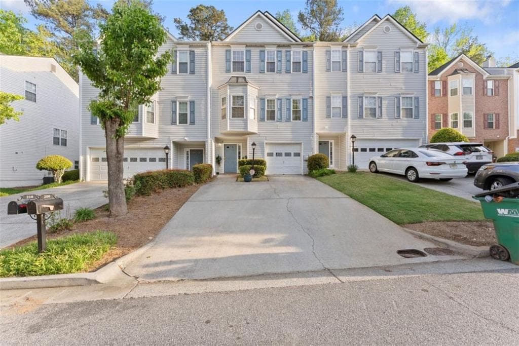 3 bedroom, 4 bathroom, 1,912 sq ft townhouse for sale at 200 Abbotts Mill Drive, Johns Creek, GA 30097 — photo 4