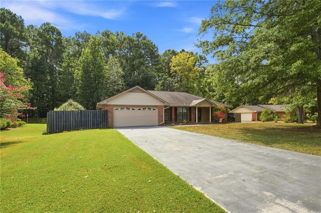 3 bedroom, 2 bathroom single family residence for sale at 41 Williamsburg Drive, Rome, GA 30165 — photo 2