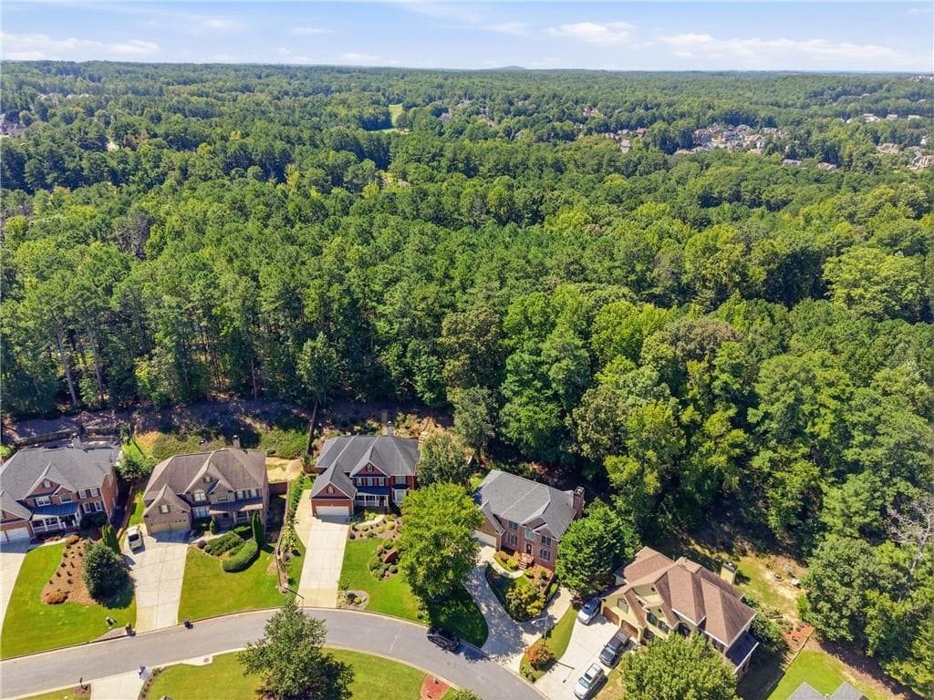 4 bedroom, 4 bathroom, 3,340 sq ft single family residence for sale at 6034 Addington Drive, Acworth, GA 30101 — photo 2