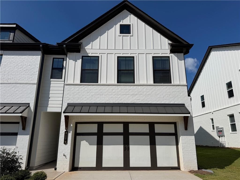 3 bedroom, 3 bathroom, 1,850 sq ft townhouse for sale at 4179 Millstone Park Lane, Gainesville, GA 30504