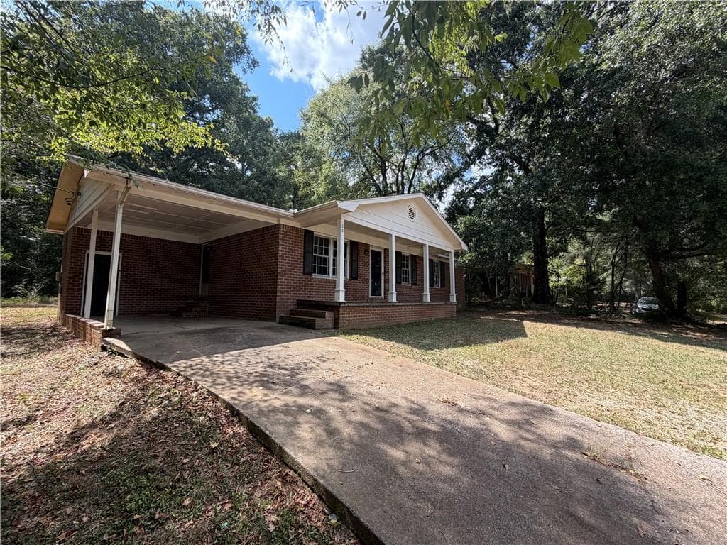 3 bedroom, 2 bathroom, 1,167 sq ft single family residence under contract at 23 Cashtown Road, Aragon, GA 30104 — photo 2