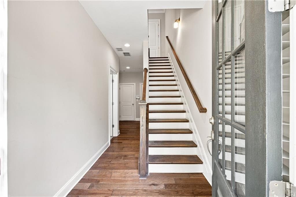 3 bedroom, 5 bathroom, 2,715 sq ft townhouse for sale at 6580 Aria Village Drive, Sandy Springs, GA 30328 — photo 10