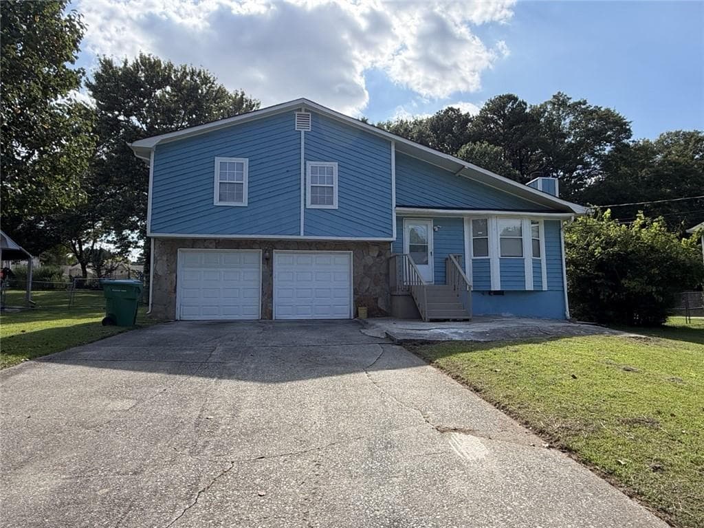 3 bedroom, 2 bathroom, 1,762 sq ft single family residence for rent at 2773 Bronco Trail, Duluth, GA 30096 for $2,200 a month