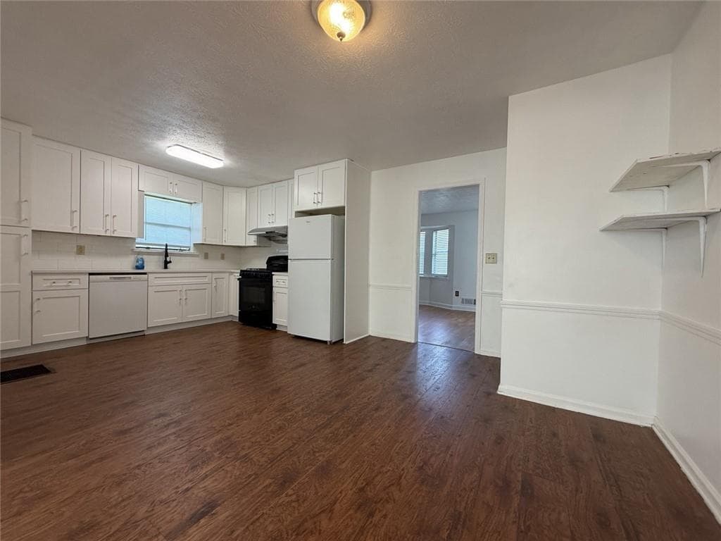 3 bedroom, 2 bathroom, 1,762 sq ft single family residence for rent at 2773 Bronco Trail, Duluth, GA 30096 for $2,200 a month — photo 5