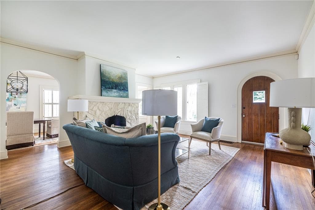 5 bedroom, 5 bathroom, 3,579 sq ft single family residence under contract at 1903 Ridgewood Drive, Atlanta, GA 30307 — photo 7