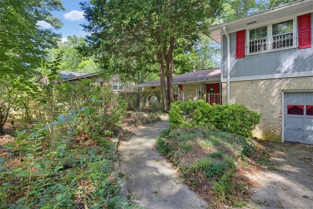 3 bedroom, 2 bathroom, 1,645 sq ft single family residence for sale at 3594 Ale Circle, East Point, GA 30344 — photo 3