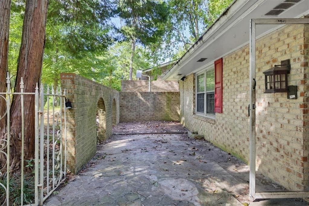 3 bedroom, 2 bathroom, 1,645 sq ft single family residence for sale at 3594 Ale Circle, East Point, GA 30344 — photo 4