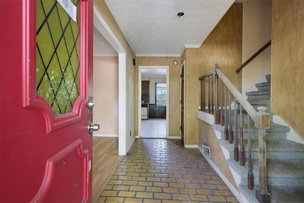 3 bedroom, 2 bathroom, 1,645 sq ft single family residence for sale at 3594 Ale Circle, East Point, GA 30344 — photo 6